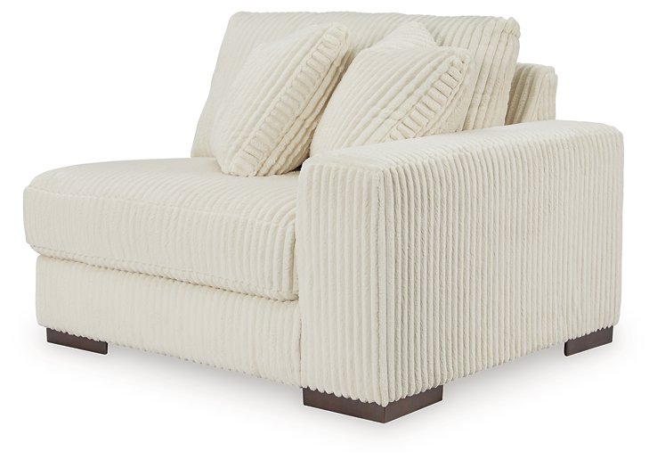 Lindyn Sectional