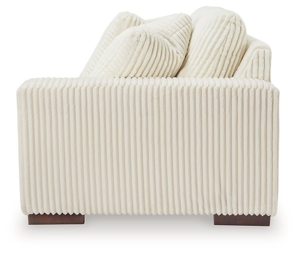 Lindyn Sectional
