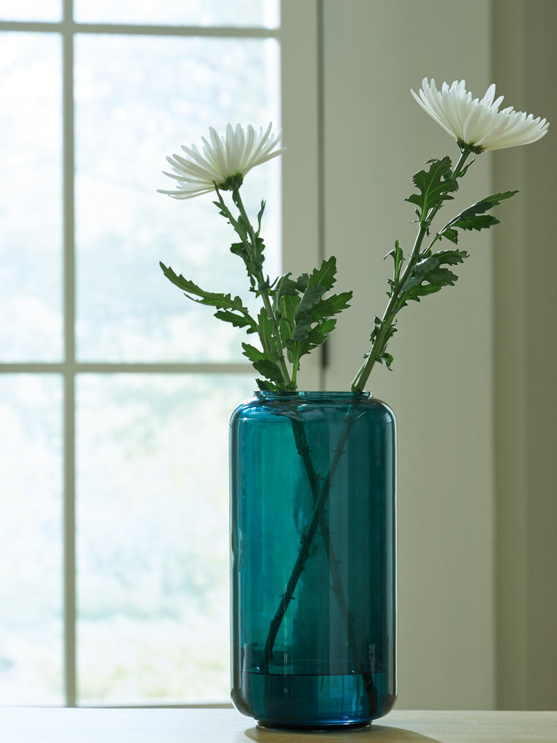 Inisland Vase