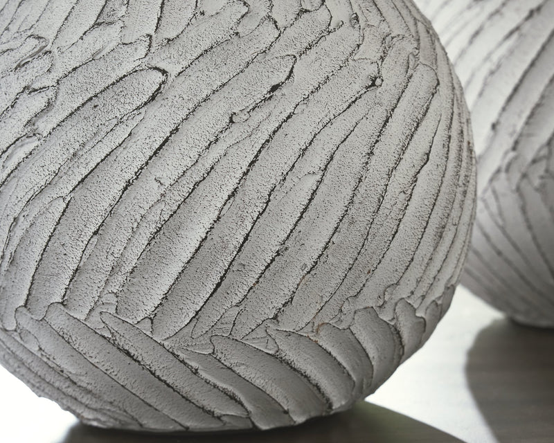 Shelvie Vase