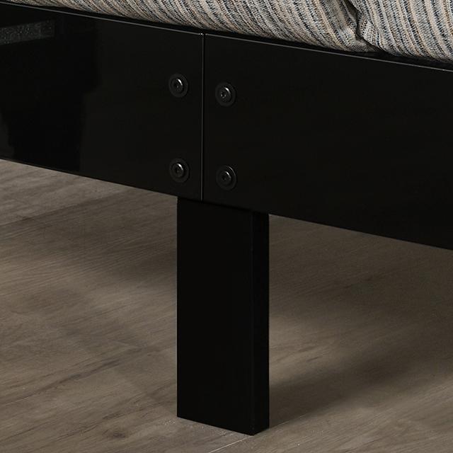 Magdeburg Queen & E.King Bed