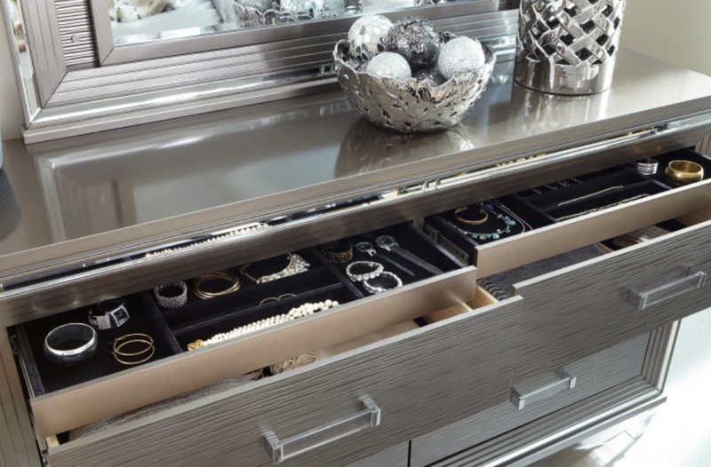 Tamsin Bedroom Collection 4pc in Silver and White